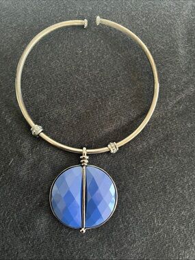 Silver-Tone Collar Necklace with Faceted Blue Disc Pendant